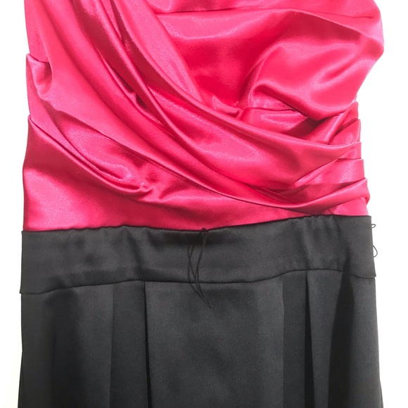 Le Chateau Tube Dress - Picture 2 of 7